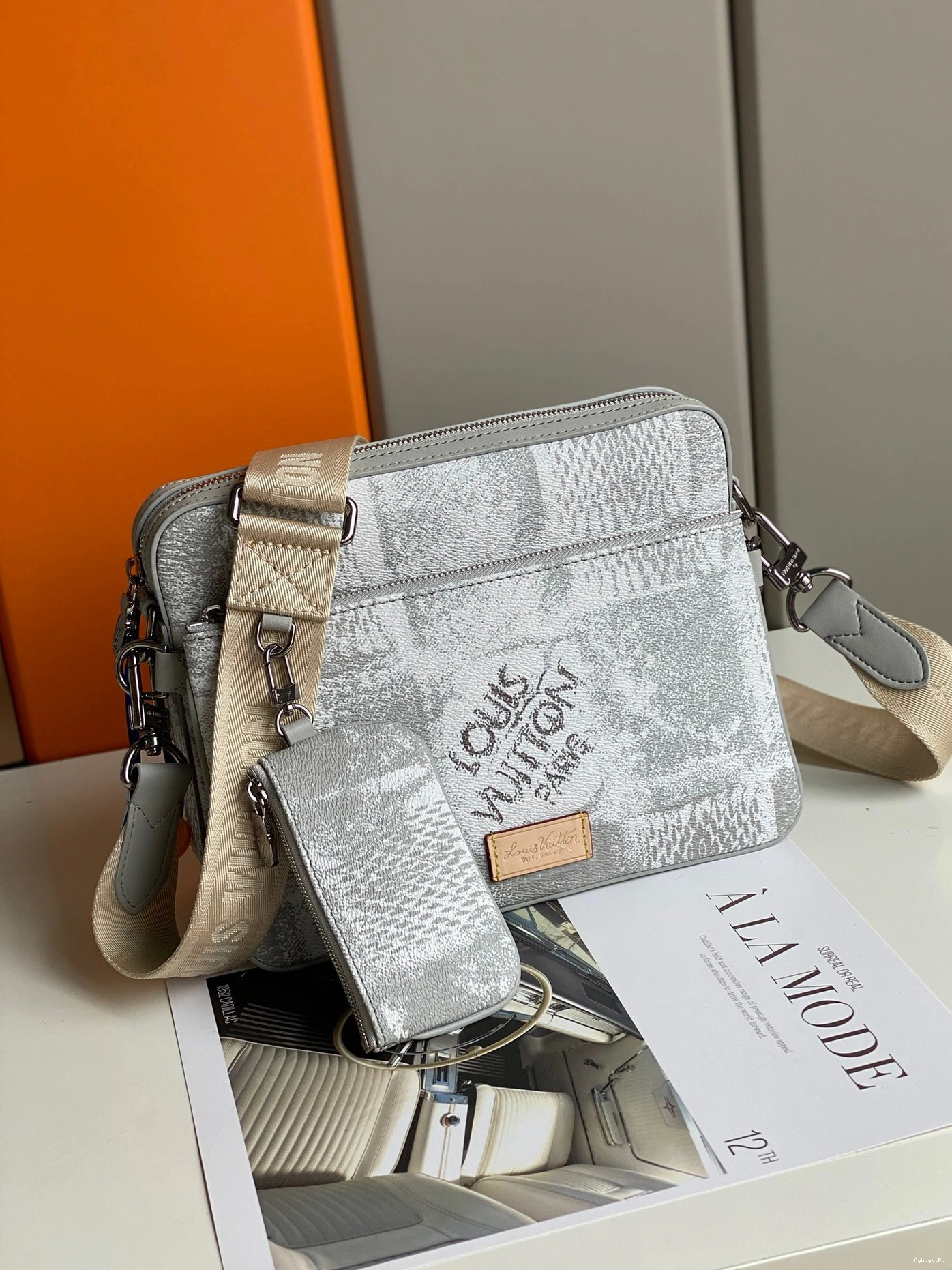 MESSENGER TRIO VUITTON LOUIS 0106